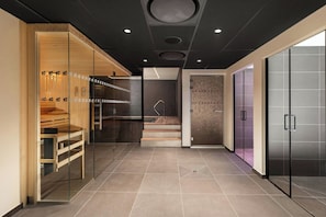 Sauna, tina de hidromasaje y baño de vapor