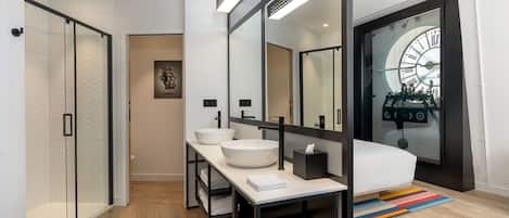 Suite, 1 King Bed with Sofa bed, City View