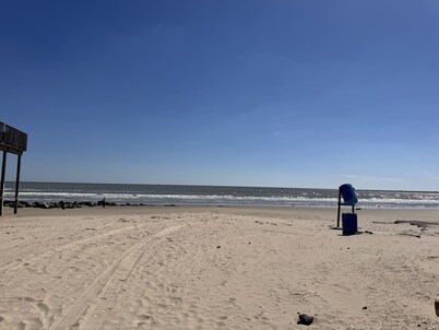 Comfy Coastal Cottage One