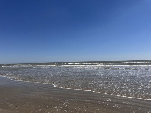 Comfy Coastal Cottage One