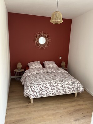 2 habitaciones, cuna de viaje, wifi gratis y ropa de cama 