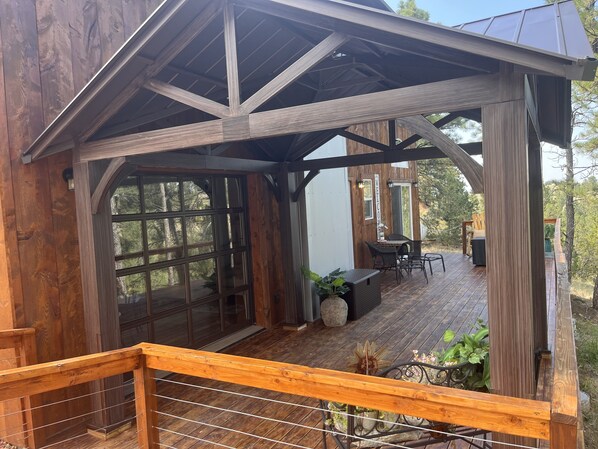 Terrace/patio - Boho Bungalow @ Old Pine Retreats (Billings)