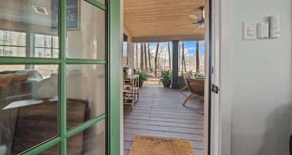 Fisherman’s dock, kayaks, canoe & paddle board!