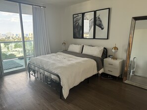 2 室のベッドルーム、WiFi