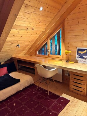 4 soveværelser, skrivebord, weekendseng, gratis Wi-Fi