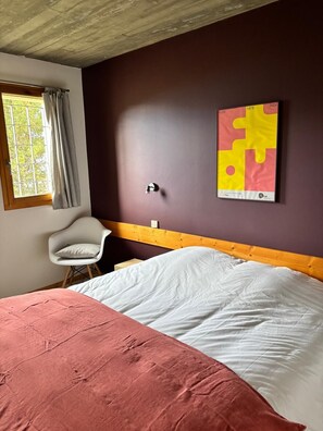 4 Schlafzimmer, Schreibtisch, Reisekinderbett, kostenloses WLAN