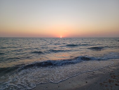 2-bedroom 2 bath condo with heated pool in Bonita Springs, near Naples