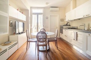 Dining - Lusso e Charme
Wonderful apartment in the city center of Florence! (Firenze)
