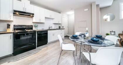 Bright Spacious Suite - King Bed - Long Stays - WiFi