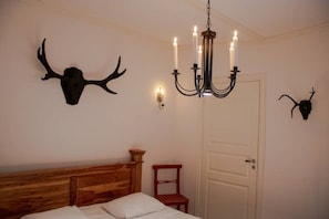 4 soverom, strykejern/-brett, wi-fi og sengetøy