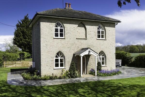 Exterior - Crows Hall -  a beautiful house in Colchester sleeping 4 guests (Colchester)