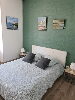 1 chambre, fer et planche à repasser, Wi-Fi, literie fournie
