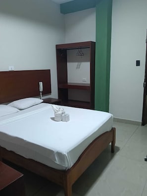 Economy-rum | Individuell inredning, unika möbler, skrivbord och arbetsyta för laptop