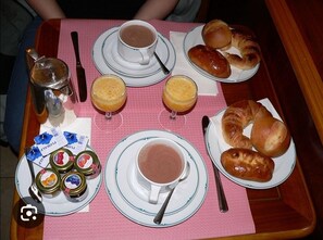 Free daily continental breakfast