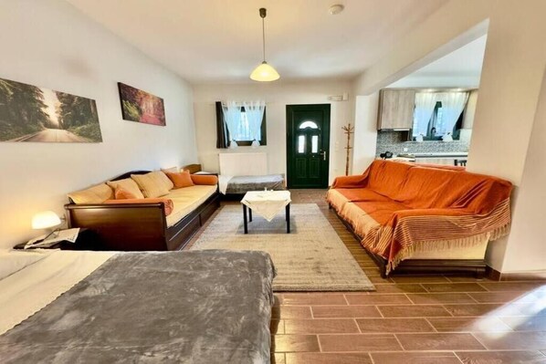 1 chambre, fer et planche à repasser, Wi-Fi, draps fournis