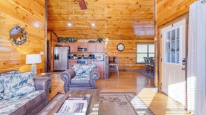 House (3 Bedrooms) | Interior - Bear Cove by Avantstay Hot Tub + Pool Table! (Pigeon Forge)