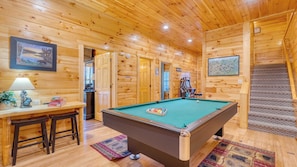 House (3 Bedrooms) | Interior - Bear Cove by Avantstay Hot Tub + Pool Table! (Pigeon Forge)