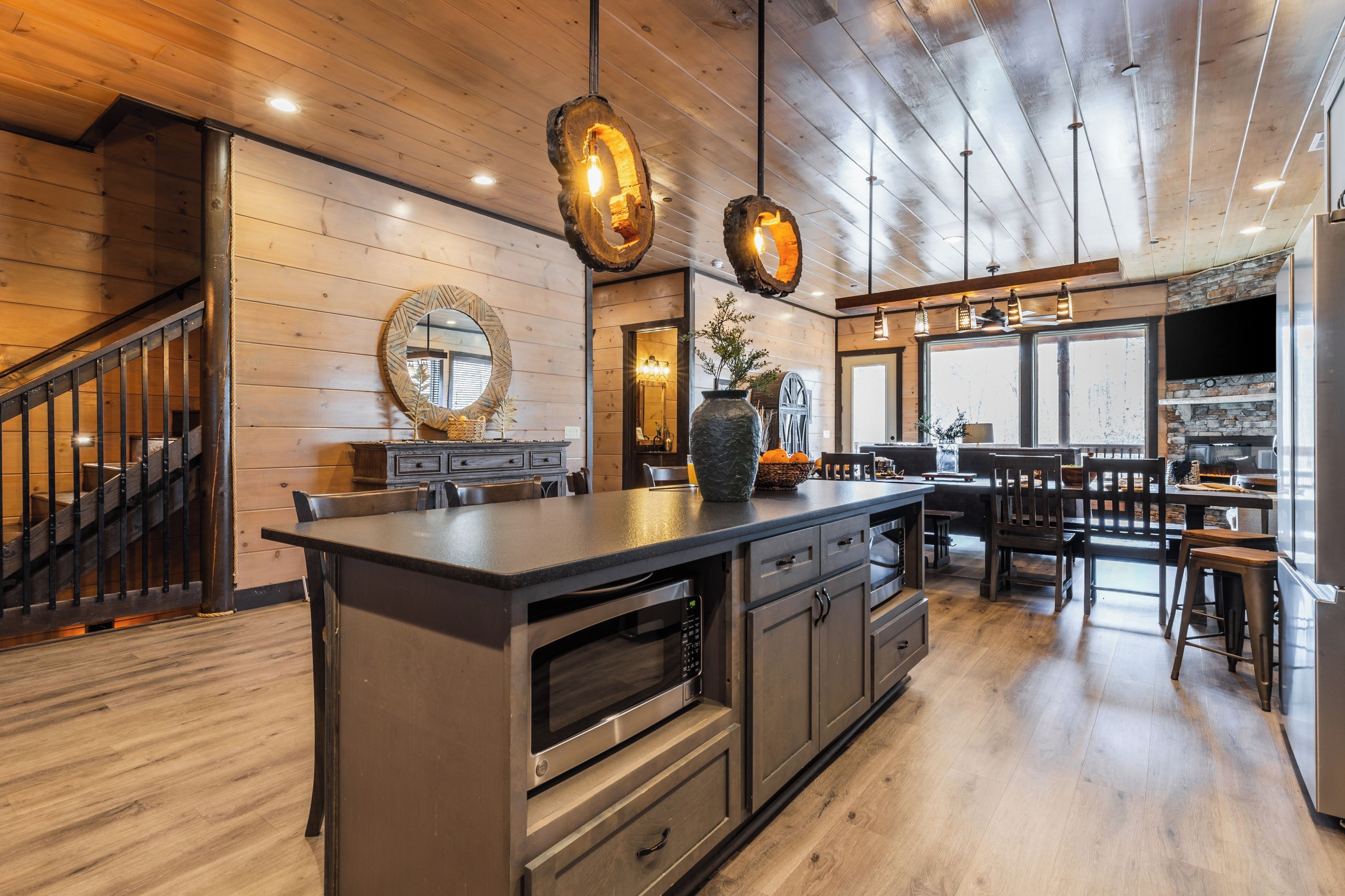 Sleeps 18 Luxury Lodge w/ Indoor Pool, Theater, Hot Tub, Game Room