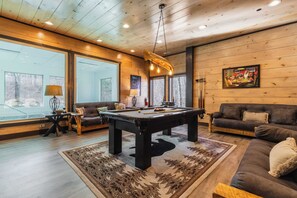 Interior - Elk Pass by Avantstay Luxurious Mountain Estate (Sevierville)