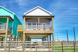 Interior - Boat Dock & Pool Private Fishing Village Roseate Spoonbill by Avantstay (Corpus Christi)
