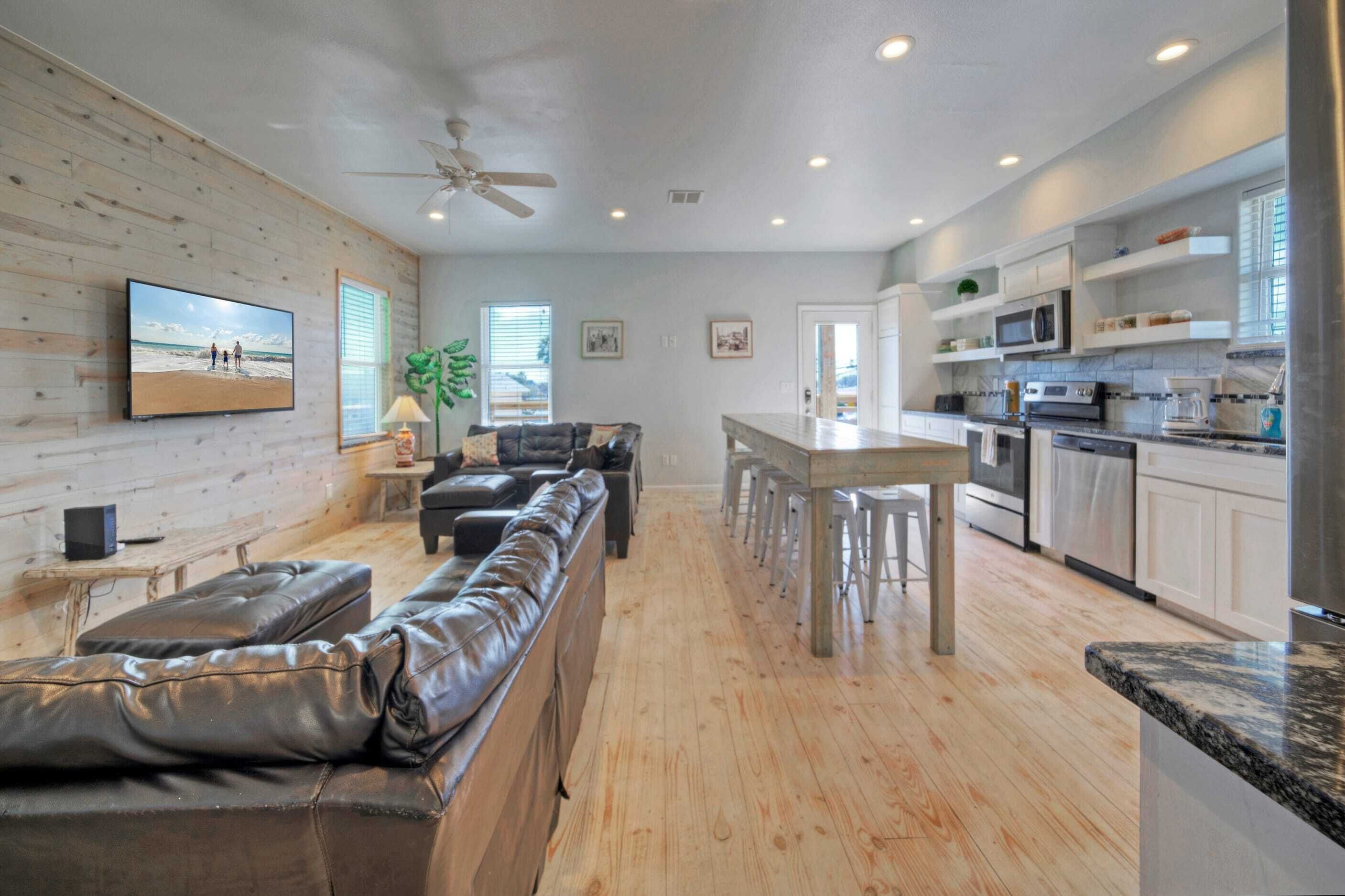 House (6 Bedrooms) | Interior