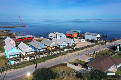 Bay Haven w/ Shared Boat Dock & Waterfront Pool Big Trout by Avantstay