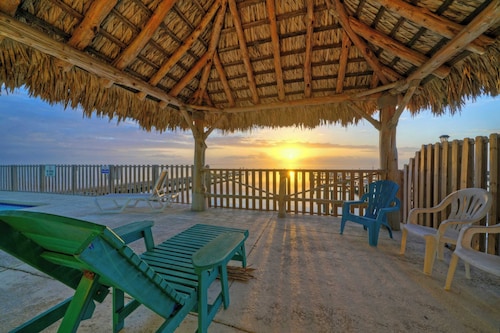 Bay Haven w/ Shared Boat Dock & Waterfront Pool Big Trout by Avantstay