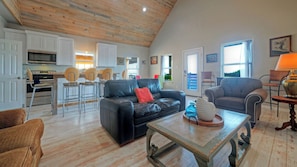 Interior - Bay Haven w/ Shared Boat Dock & Waterfront Pool Big Trout by Avantstay (Corpus Christi)