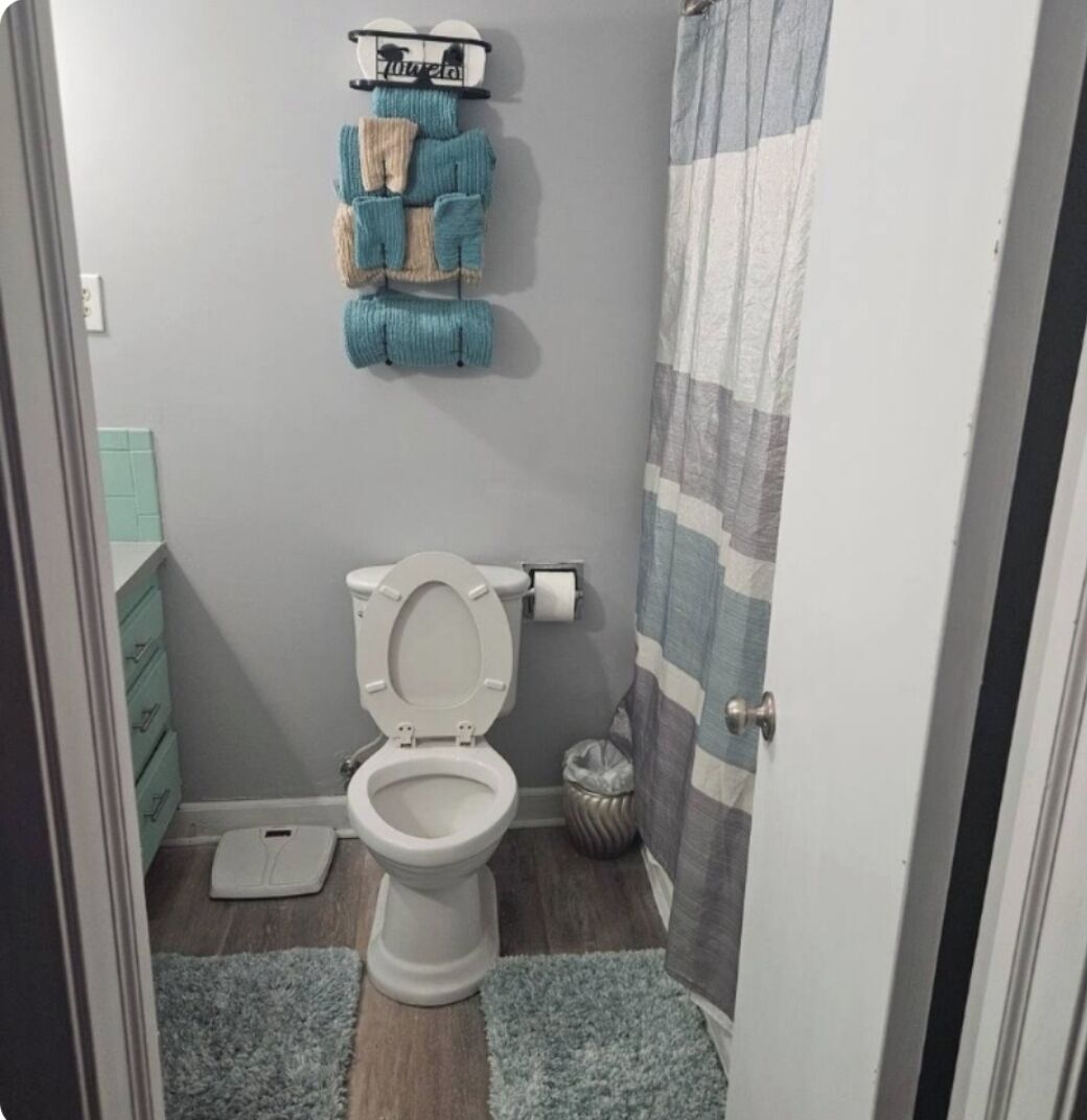 مناشف، صابون، ورق حمّام