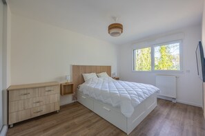 3 bedrooms, iron/ironing board, free WiFi