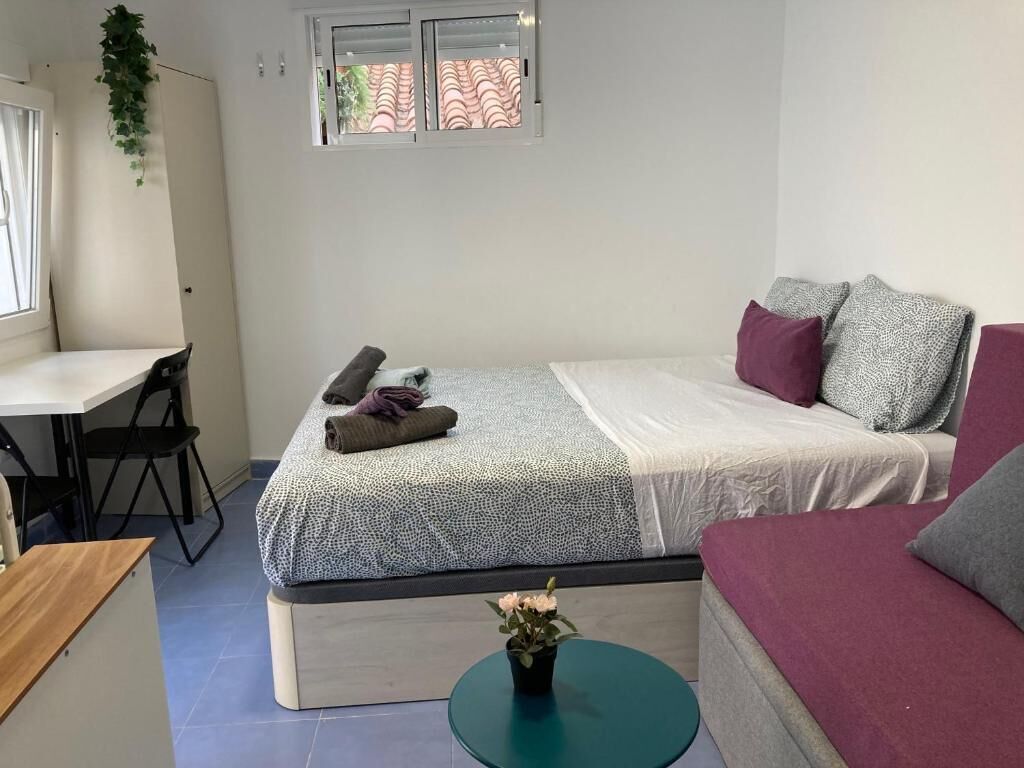 1 bedroom, blackout drapes, iron/ironing board, free WiFi