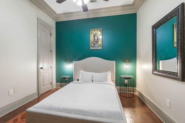 2 chambres, fer et planche à repasser, draps fournis