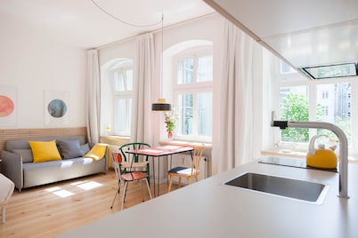 Sunny boutique studio in the center of Berlin