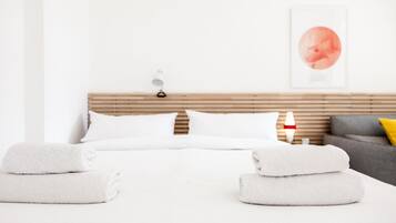 Iron/ironing board, WiFi, bed sheets