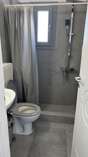 Shower, hair dryer, towels, soap - AGGELOS Apartment With View in Antiparos. Two big terraces for sunset dining (Antiparos)