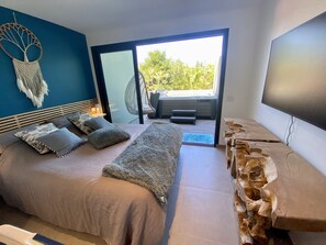 2 soverom, safe på rommet, skrivebord og strykejern/-brett