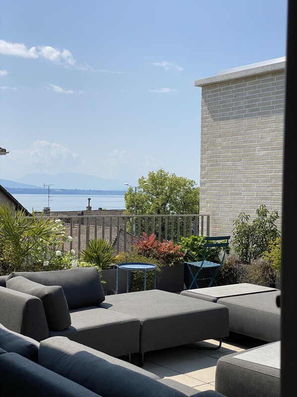 Property grounds - Modern apartment with terrasse on Leman lake! Geneva countryside (Nyon)