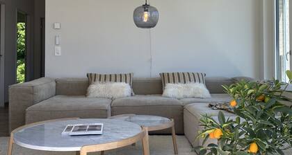 Modern apartment with terrasse on Leman lake! Geneva countryside