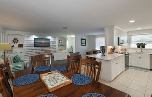 Interior - Heated Pool, Canal Front, Kayaks - Paradise Awaits!  (Port Charlotte)