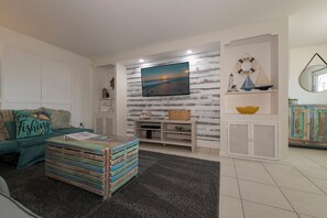 Smart TV - Heated Pool, Canal Front, Kayaks - Paradise Awaits!  (Port Charlotte)