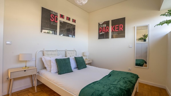 2 chambres, fer et planche à repasser, accès au Wi-Fi (inclus)