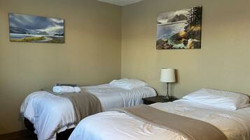 Iron/ironing board, free WiFi, bed sheets