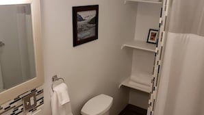 Hair dryer, towels - Halibut House Unit 2 (Seward)
