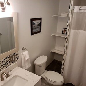 Hair dryer, towels - Halibut House Unit 2 (Seward)