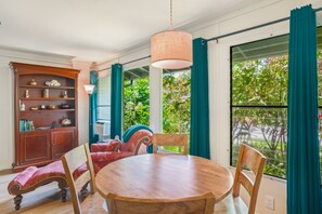 Dining - Ground Level Condo Near the Pool! (Princeville)