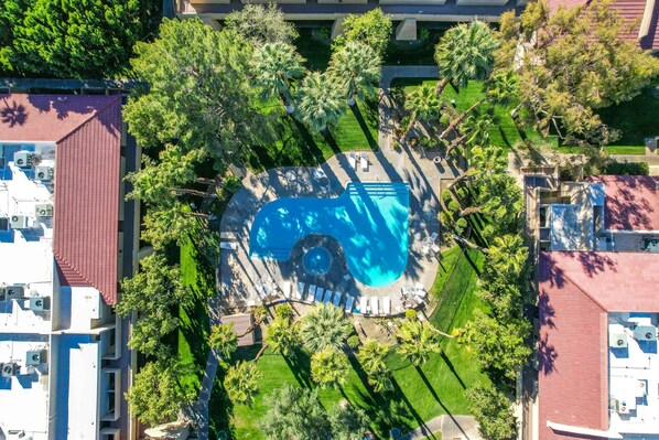 Outdoor pool, a heated pool - Palm Springs Condo. Great value. Sleeps 2- 3. Next to pool/hot tub. Views! (Palm Springs)