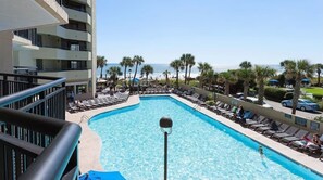 屋内プール、屋外プール