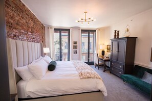 Deluxe Single Room, 1 King Bed, City View | Down duvets, free WiFi, bed sheets - Speakeasy Suites  (Nevada City)