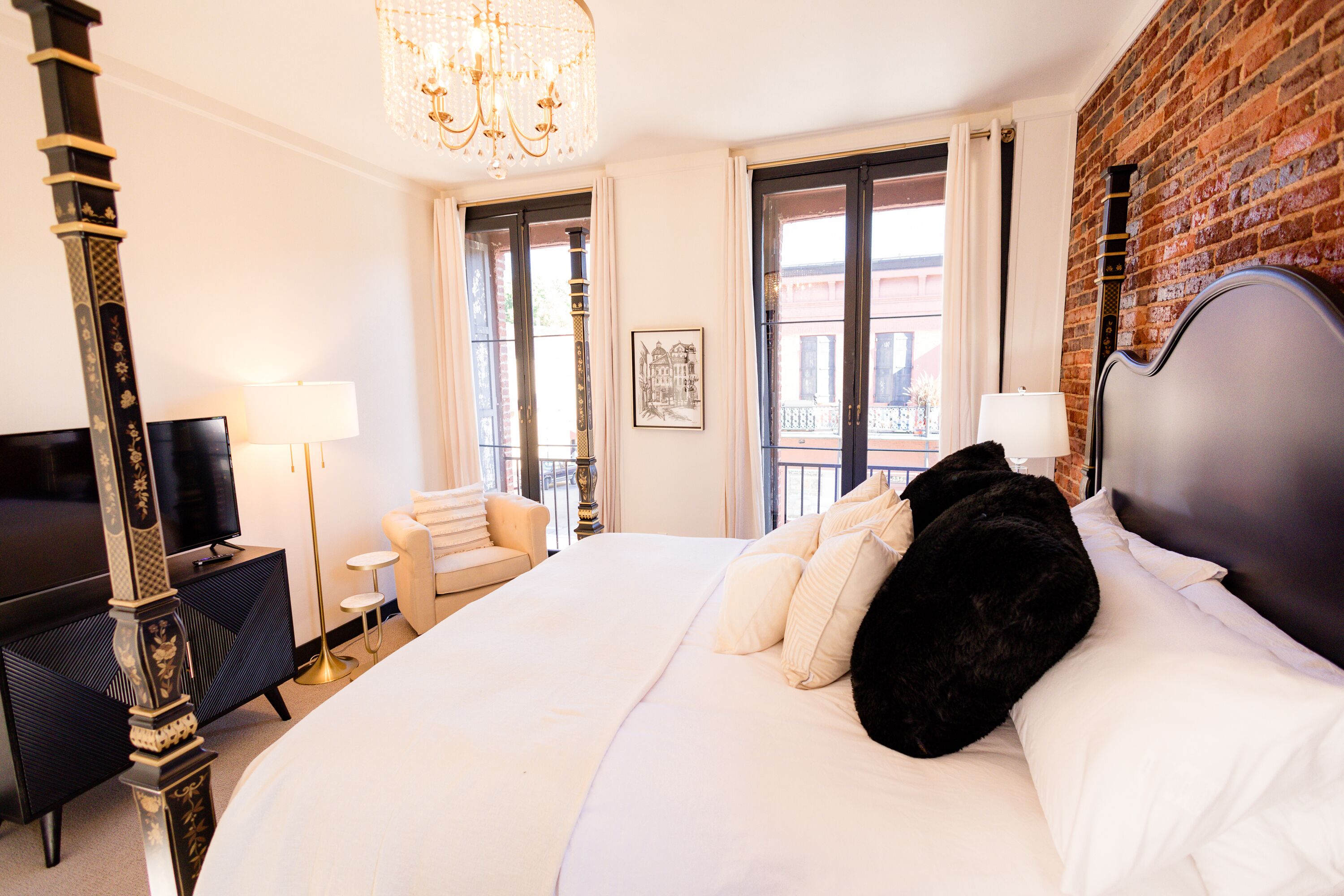 Habitació individual Deluxe, 1 llit de matrimoni gran, vistes a la ciutat | Cobrellits, wifi gratuïta i roba de llit 