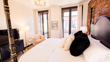 Deluxe Single Room, 1 King Bed, City View